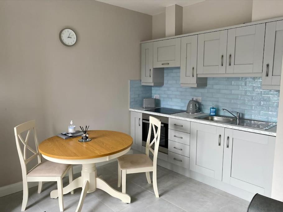 Erne Getaway No.8 Brand New 1 Bed Apartment Enniskillen Exterior photo